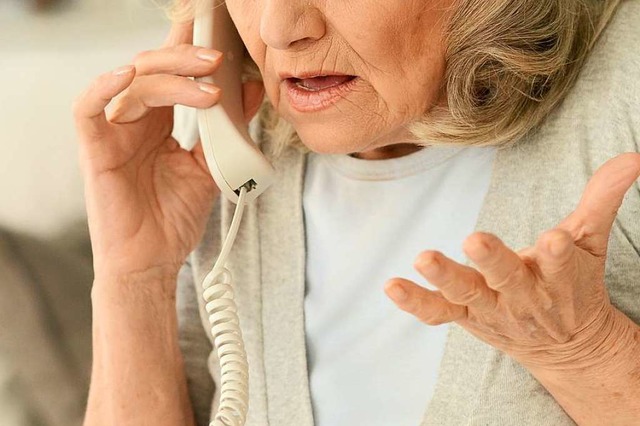 Am Telefon wurde die 62-Jhrige aus Fr...on ihrem Konto abzuheben (Symbolbild).  | Foto: Aletia2011 (Adobe Stock)