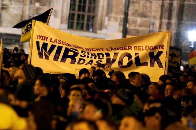 &#8222;Wir sind das Volk&#8220;, behau...emonstranten immer wieder in Dresden.   | Foto: Kay Nietfeld