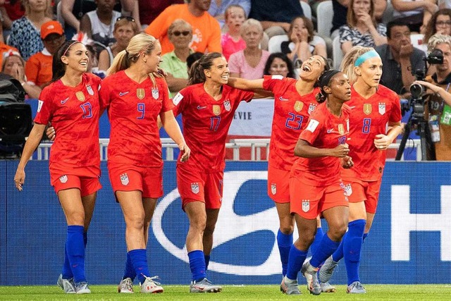 Wollen am Sonntag den Titel verteidige... wieder jubeln: die US-Fuballerinnen   | Foto: Sebastian Gollnow (dpa)