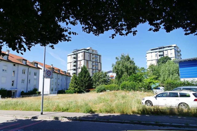 Auf diesem Grundstck plant die Wohngenossenschaft ihr Mehrgenerationenprojekt.  | Foto: Ralf H. Dorweiler