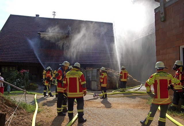 Der Hllhof war bungsobjekt der Feuerwehren.   | Foto: Christian Ringwald