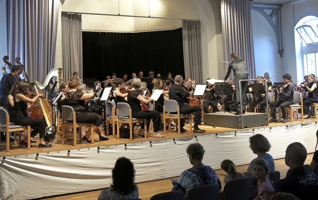 Das Per Tutti Orchester in der Steinhalle mit einem Jubilumskonzert  | Foto: Georg Vo