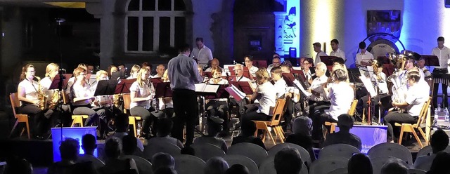 Fr spritzige musikalische Unterhaltun...mernachtskonzert auf dem Rathausplatz.  | Foto: Hans Jrgen Kugler