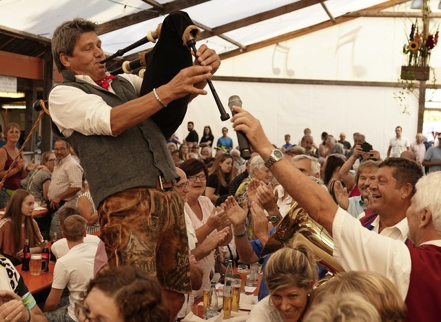 Zum Fest in Egringen kommt wieder Geri... seinem Auftritt sogar  den Dudelsack.  | Foto: Max Langelott