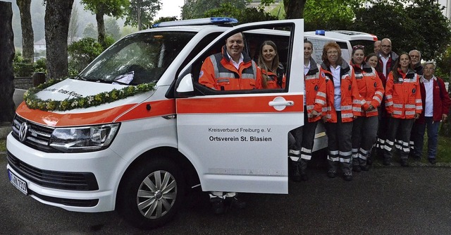 Das neue Mannschaftsfahrzeug hat das D...n mit Hilfe von Spendern angeschafft.   | Foto: Sebastian Barthmes