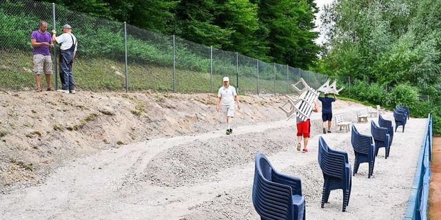 Die Tribne auf der Sdseite erhlt drei Etagen.  | Foto: Wolfram Khli