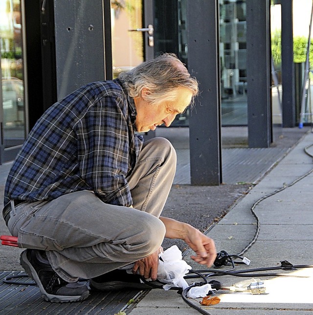 Manfred Fox sorgt dafr, dass auch im Bereich der Elektrik alles funktioniert.   | Foto:  Jakober, Stephanie