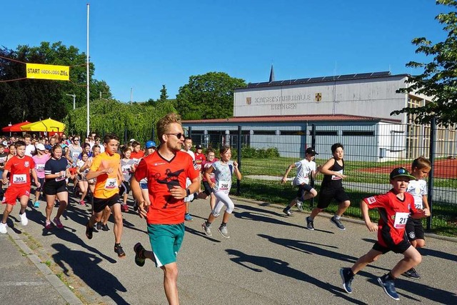 Voller Spa und Motivation starteten  die Sportler beim  4,2 Kilometer-Lauf.  | Foto: Susanne Bremer