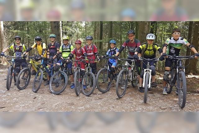 Mountainbiker rocken den Trail