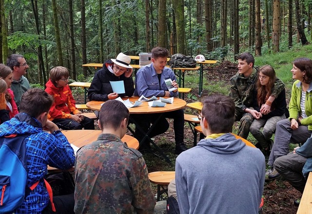 Planen, vorbereiten, besprechen gehrt...u des Baumcamps ebenfalls zur Arbeit.   | Foto: Privat