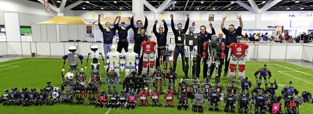 Vielfalt an Fuball spielenden Roboter...den Offenburger Teams der Jubel gro.   | Foto: Prof. Dr. Dan Curticapean