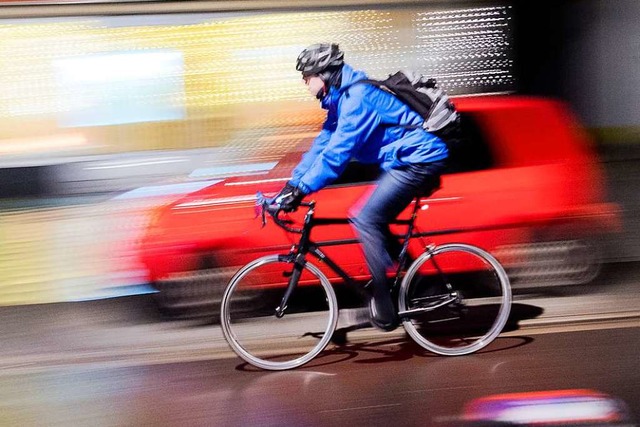 Ein Radfahrer flchtete nach dem Unfal...nauer beschreiben konnte (Symbolfoto).  | Foto: Julian Stratenschulte