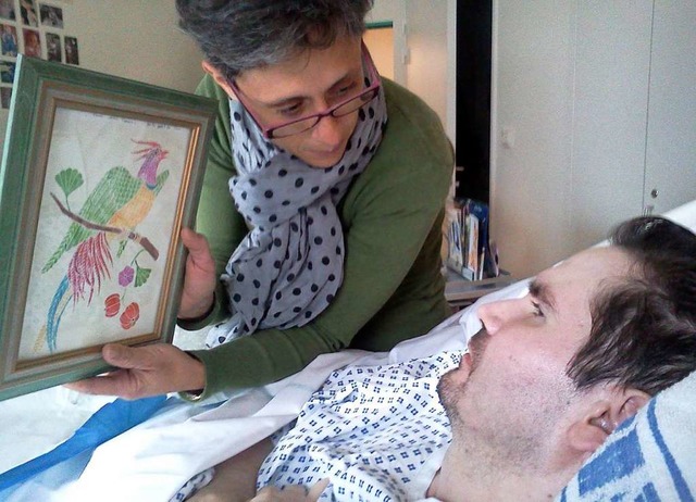 Das am 24. Juni 2014 zur Verfgung ges...ert  und seine Mutter  im Krankenhaus.  | Foto: Photopqr, L'union De Reims (dpa)
