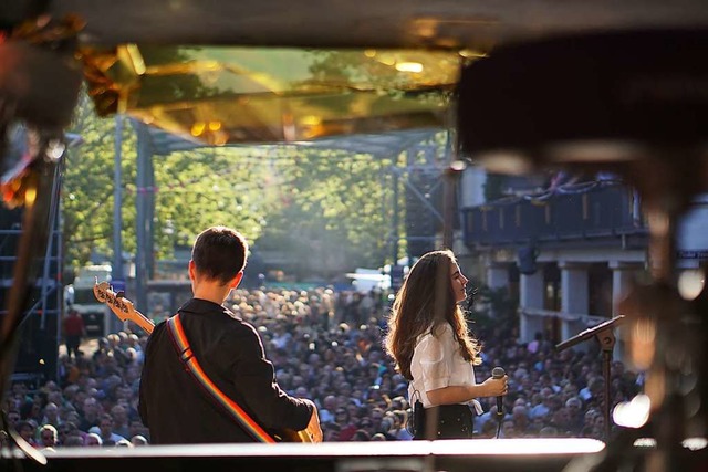 Die Schopfheimer Schlerband auf dem Lrracher Marktplatz.  | Foto: Rubn Lwy