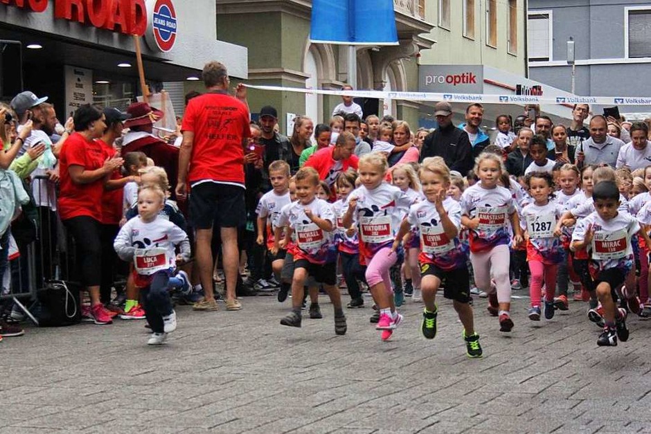 Gute Stimmung beim 15. Trompeterlauf durch Bad Säckingen (Foto: Dora Schöls) Gute Stimmung beim 15. Trompeterlauf durch Bad Säckingen (Foto: Dora Schöls)