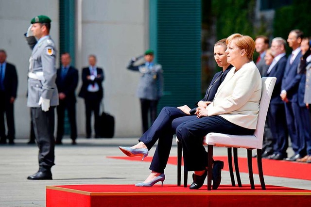 Empfangszeremonie im Sitzen  | Foto: TOBIAS SCHWARZ (AFP)