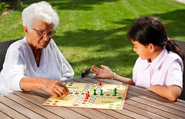 Pflegebedrftige Senioren sollen in de... eine neue Heimat finden (Symbolbild).  | Foto: dpa