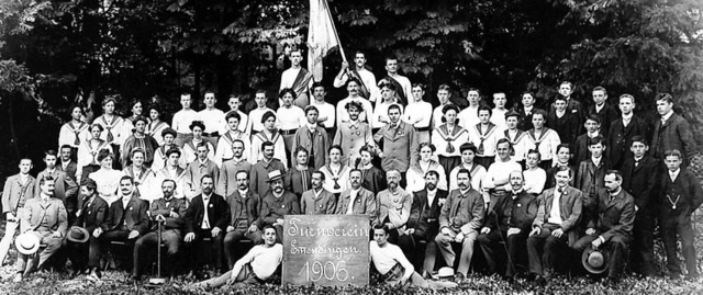 Das klassische Gruppenbild: Turnverein und Vorstand im Jahr 1906  | Foto: Stadt Emmendingen