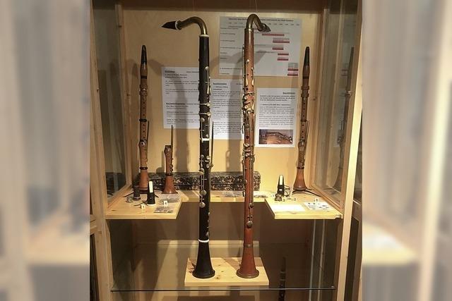 Präsentation der historischen Klarinetten des Keramikmuseums Kandern