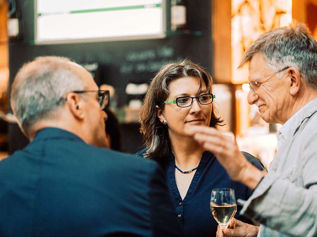 Anselm Buhoff (Schlussredaktion) und  Ronja Buhoff (Reise und Freizeit) im Gesprch mit Wolfram Khli, dem langjhrigen Leiter der Ortenauer Regionalsport-Redaktion.