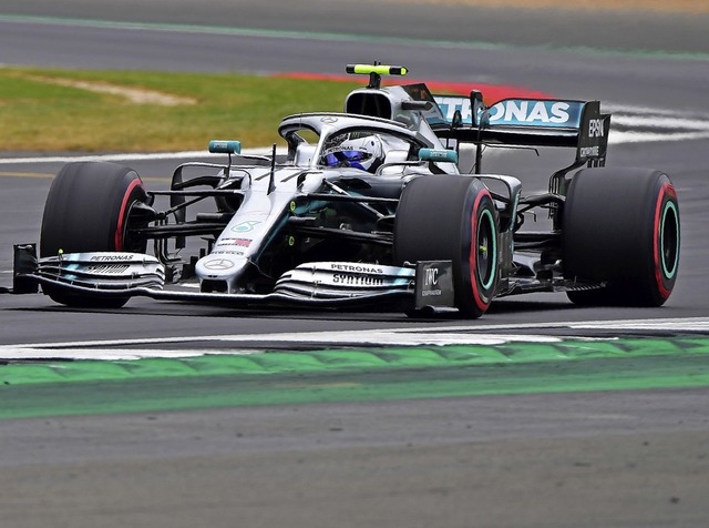 Im Mercedes der Schnellste: Valtteri Bottas aus Finnland.   | Foto: ANDREJ ISAKOVIC (AFP)