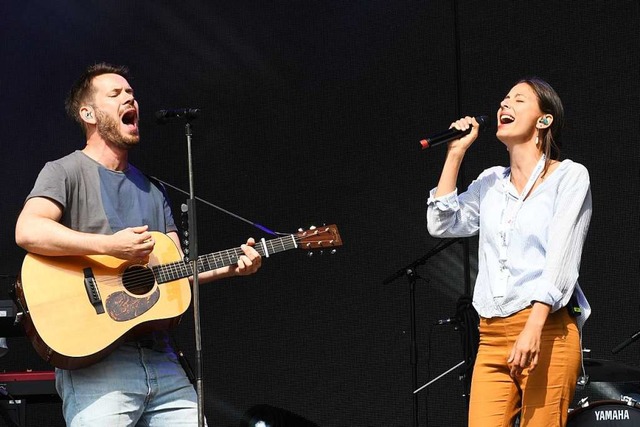 Beim Soundcheck haben Cline Huber und...2;Halt dich an mir fest&#8220; singen.  | Foto: Barbara Ruda