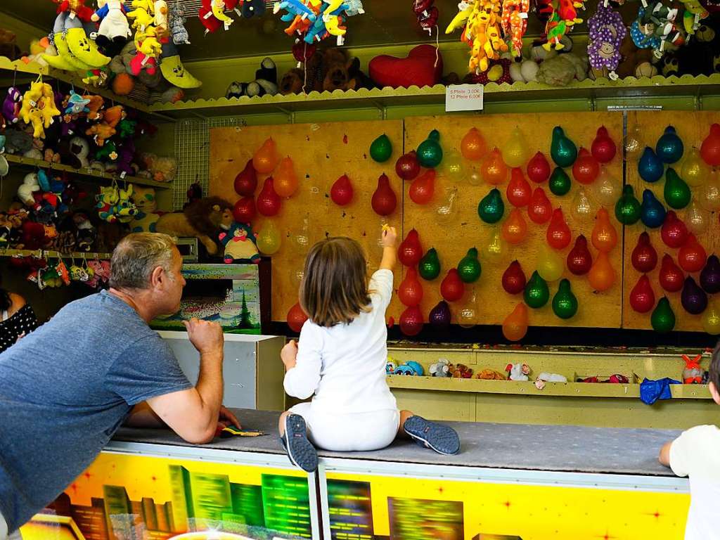 Glck mit dem Wetter hatte das Lichterfest im Bad Krozinger Kurpark am Samstag. Da gab es ideale Voraussetzungen fr bunte Illumination mit tausenden Lampions und gute Laune bei Musik, Spiel und Spa, Speis und Trank.