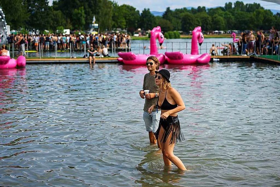 Rund 20.000 Besucher vergnügten sich am Samstag auf dem Sea-You-Festival am Freiburger Tunisee. (Foto: Simon Langemann) Rund 20.000 Besucher vergnügten sich am Samstag auf dem Sea-You-Festival am Freiburger Tunisee. (Foto: Simon Langemann)