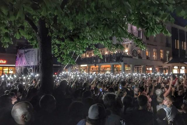 Stimmen-Stimmung in Lrrach mit Revolverheld auf dem Marktplatz