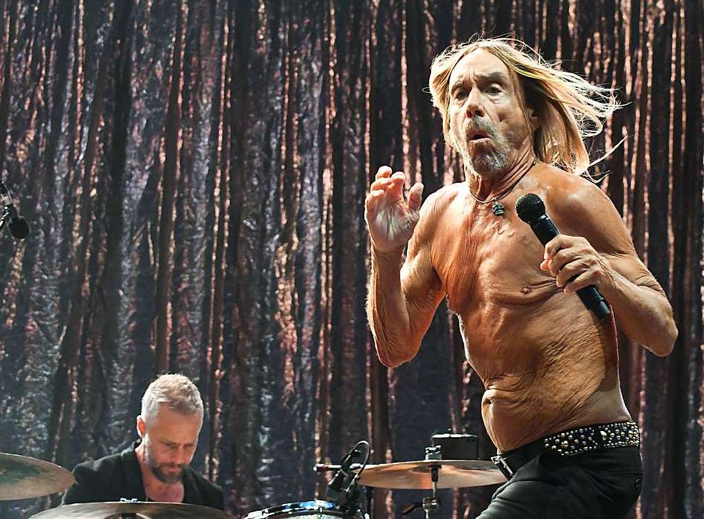 Iggy Pop und Fmina auf dem Lrracher Marktplatz