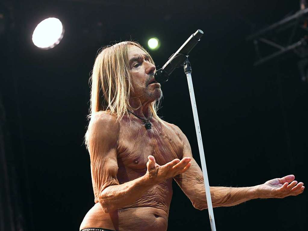 Iggy Pop und Fmina auf dem Lrracher Marktplatz