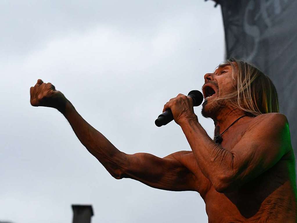 Iggy Pop und Fmina auf dem Lrracher Marktplatz