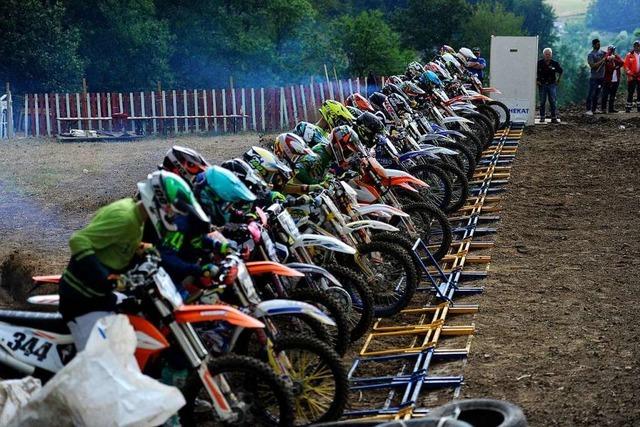 Motocross in Schweighausen versinkt im Schlamm