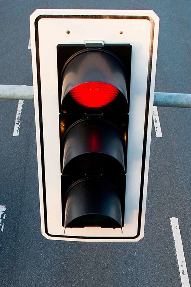 Nach dem jetzigen Stand der Ermittlung...ahrer trotz Rotlicht nicht angehalten.  | Foto: Julian Stratenschulte