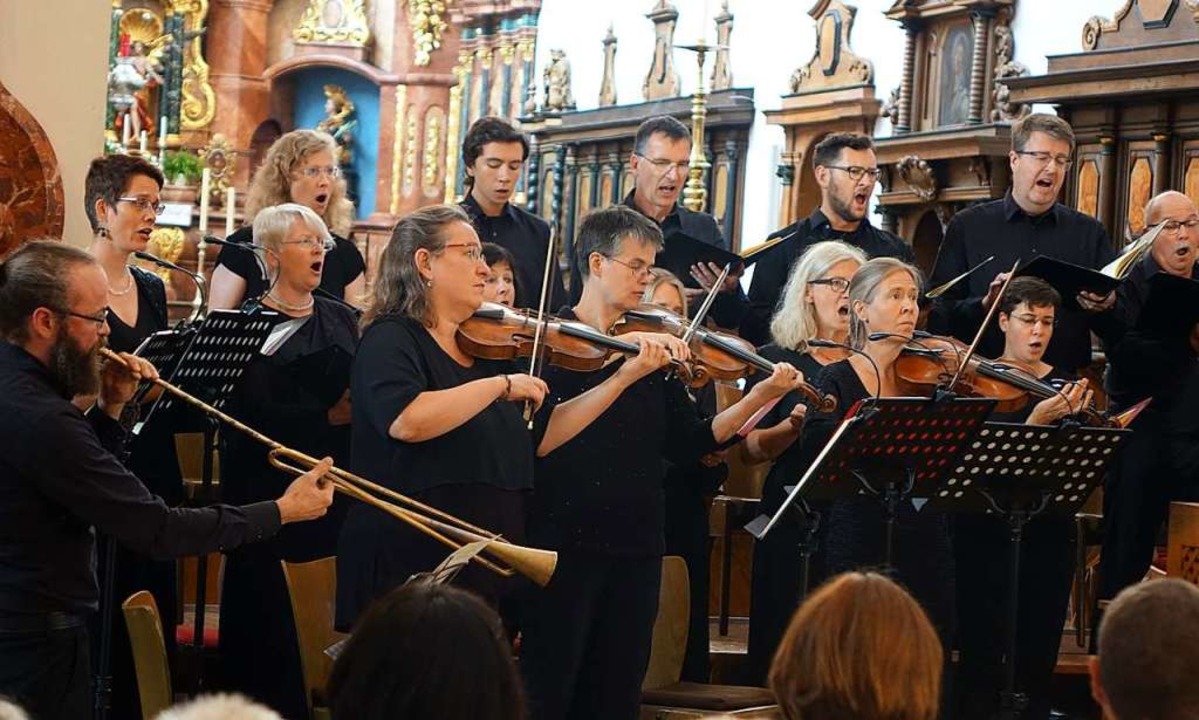 Mit Kantaten von Bach gestaltete das V...ückliches Konzert im Fridolinsmünster.  | Foto: Roswitha Frey