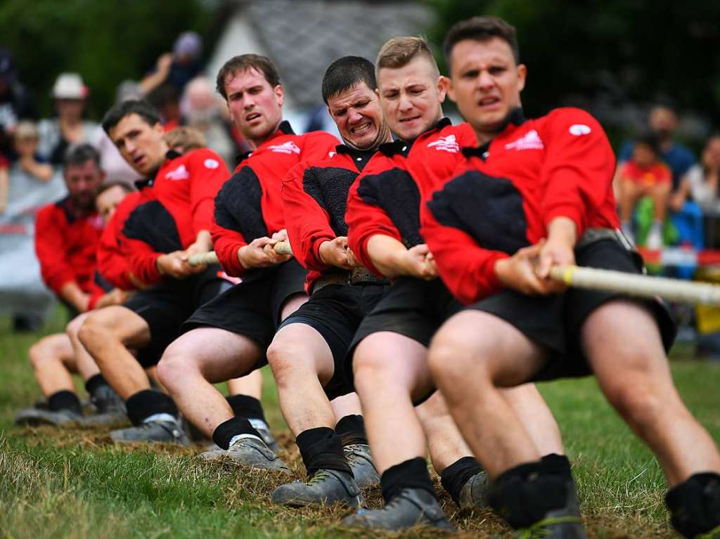 Impressionen rund um die erste Runde zur deutschen Meisterschaft der Mnner (Gesamtgewicht bis 700 Kilogramm) und der Jugend (bis 450 Kilogramm) auf dem Festgelnde in Kirchzarten-Dietenbach.