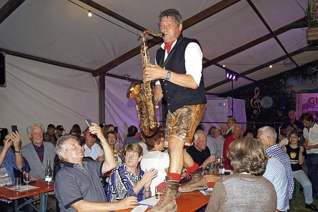 Geri rockt das Egringer Festzelt