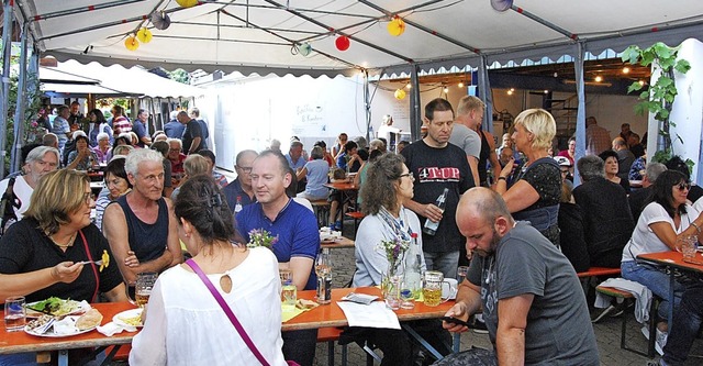 Sehr gut besucht war das Winzerfest, d...uchholz gemeinsam veranstaltet haben.   | Foto: Dorothea Scherle