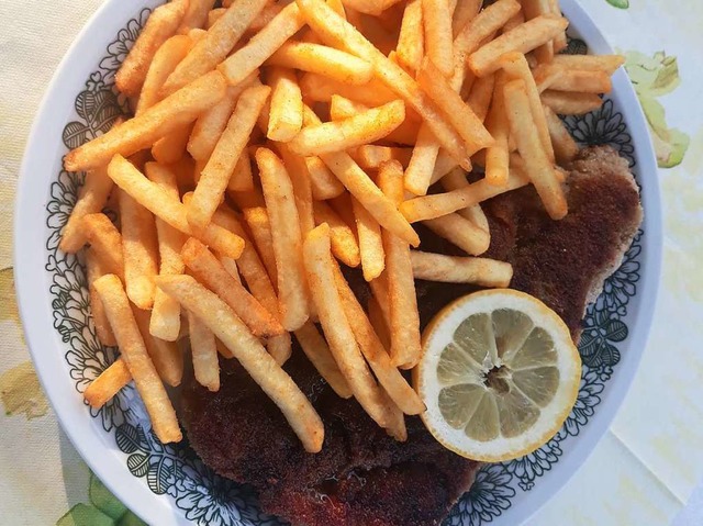 Schnitzel mit Pommes  | Foto: Andreas Meinzer