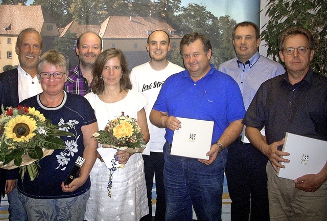 Die vom Gemeindetag geehrten Mahlberge..., Bernd Dosch und Klaus Deutschkmer.   | Foto: Irene Br