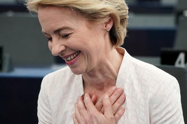 Ursula von der Leyen als erste Frau knapp an die Spitze der EU gewählt