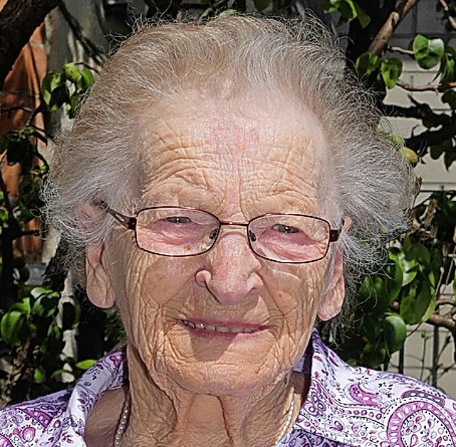 Christina Mack wird heute 90 Jahre.   | Foto: Dieter Erggelet