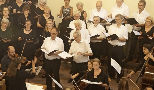 Chor, kleines Orchester und Solisten b...mmerkonzert der evangelischen Kantorei  | Foto: Ilona Huege
