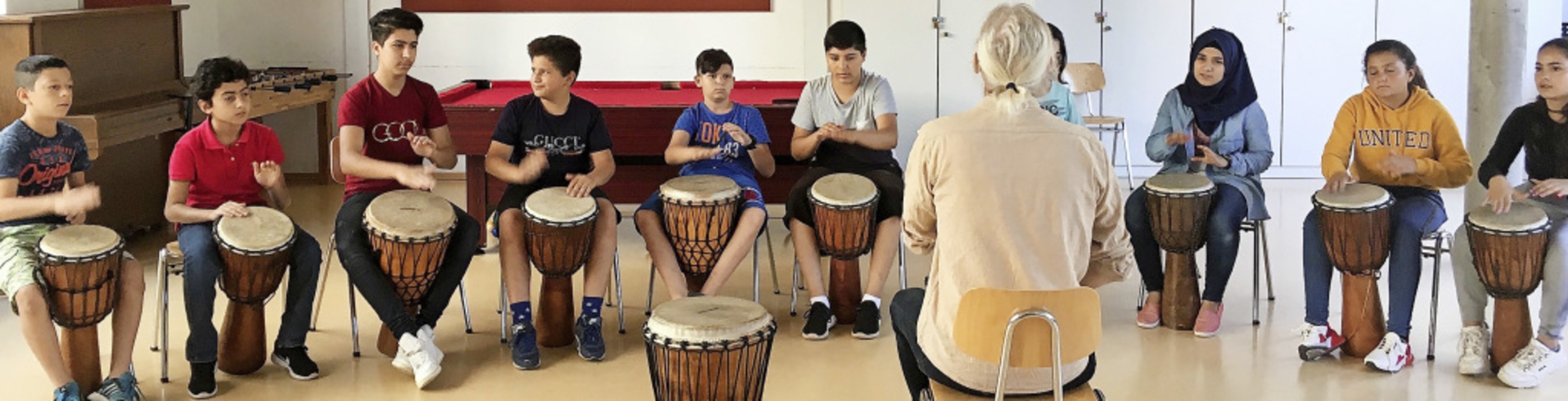 Trommelprojekt an der Kastelbergschule...14-Jährige mit Migrationshintergrund.   | Foto: Kastelbergschule