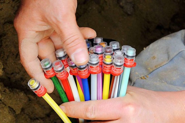 Begehrtes Breitband: Ein Bndel Glasfaser-Kabel.  | Foto: Peter Kneffel