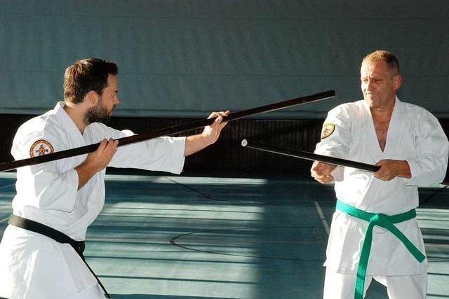 Eine alte Kampfkunst aus Okinawa, die sich aus Karate entwickelt hat