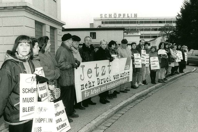 Protest gegen die Schlieung von Schpflin.  | Foto: Ebner/Jahrbuch 2000