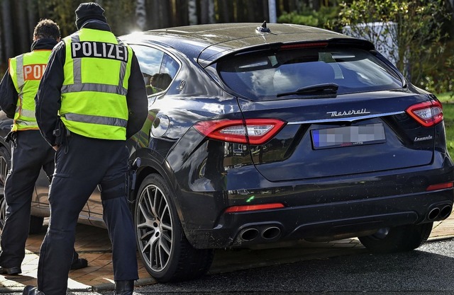 Die Polizei fahnden  mit Kontrollen na...ise    und hochpreisige Automodelle.   | Foto: Patrick Pleul