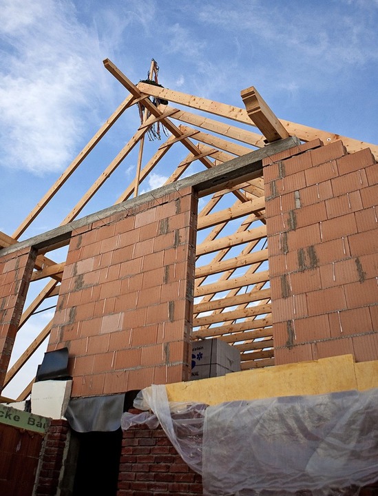 Beim Dach können Bauherren von vornher...ch günstiger als ein späterer Anbau.    | Foto: Kai Remmers