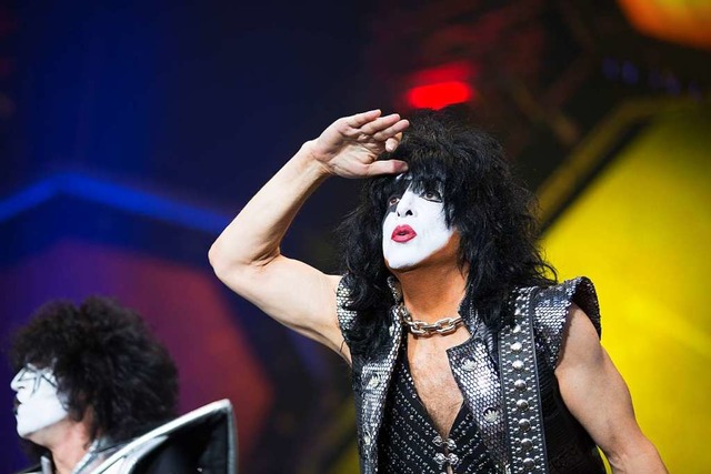 Paul Stanley beim Auftritt von Kiss in Iffezheim.  | Foto: Carlotta Huber